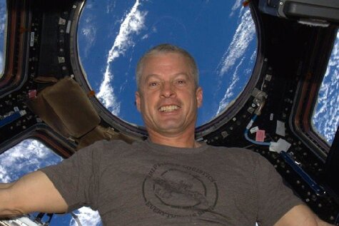 Pirmais no kosmosa publicētais selfijs