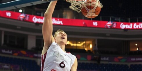 Video: Porziņģis un Mozgovs pirms savstarpējā dueļa iekļūst 'Eurobasket 2017' TOP 5
