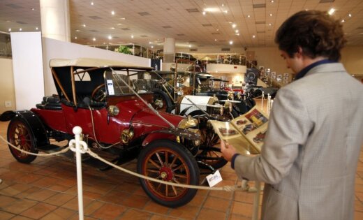 Князь Монако продаст четверть автомобилей из личной коллекции