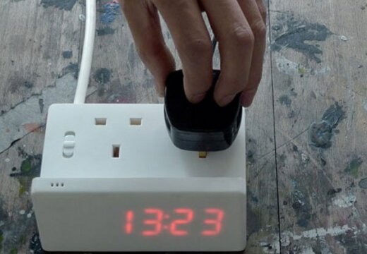 Ar 'Alternative Alarm Clock' jūs modinās putekļusūcējs