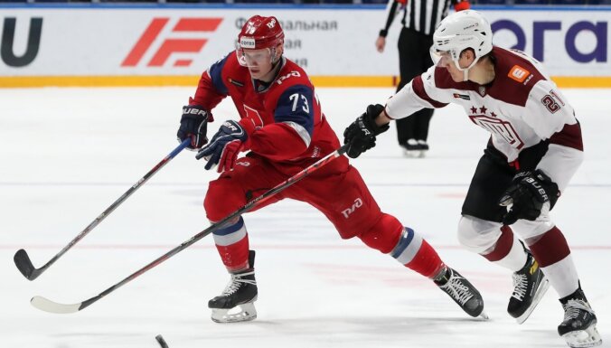 Rīgas 'Dinamo' ar sagrāvi Jaroslavļā nodrošina pēdējo vietu KHL