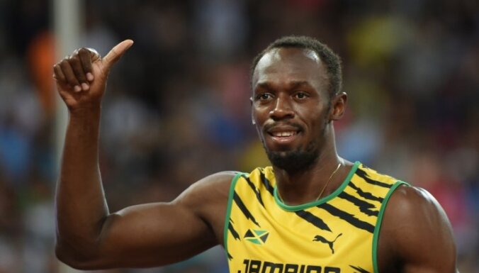 Bolts pārspēj Getlinu un nosargā pasaules čempiona troni 100 metru sprintā