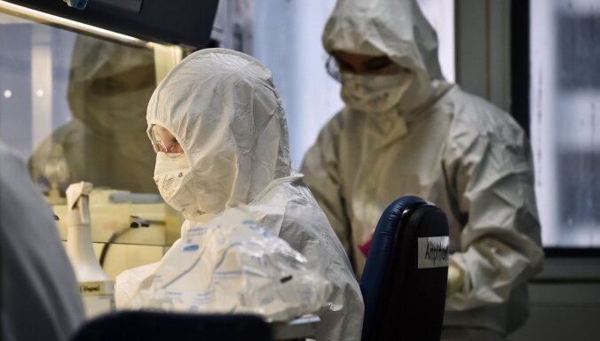 NYT: США с помощью компьютеров проверят версию о "лабораторном" происхождении коронавируса