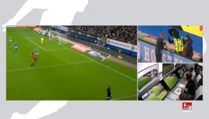Video: Tiesnesis demonstrē augstāko 'pilotāžu' - neredzēta 'pendele' Vācijas futbolā