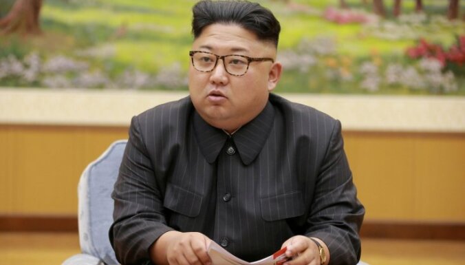 Ziemeļkoreja izšāvusi divas ballistiskās raķetes