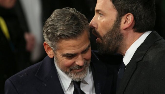 Kinozvaigznes mirdz BAFTA ceremonijā Londonā