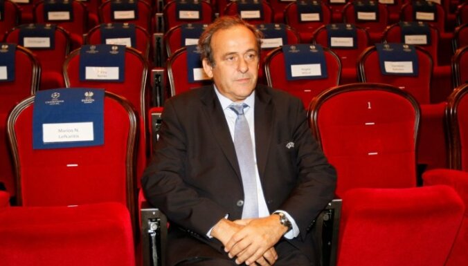 Arbitržas tiesa noraida UEFA prezidenta Platinī apelāciju; viņš atkāpjas no amata