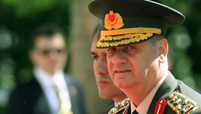 Bijušo Turcijas bruņoto spēku vadītāju arestē saistībā ar 2003.gadā plānoto valdības gāšanu