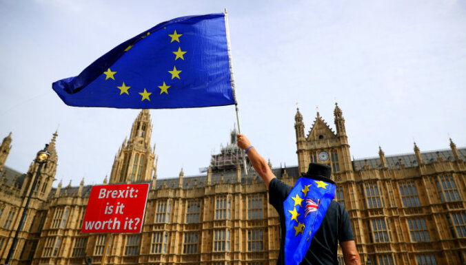 Евросоюз отказался от повторных переговоров по "Брекзиту"
