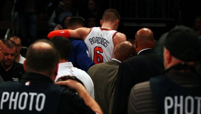 ВИДЕО: Порзиньгис получил новую травму в матче регулярного чемпионата НБА