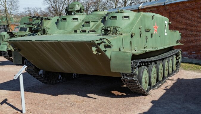 BTR-50 no PSRS: kāpēc tik ilgi glabā novecojušu tehniku un ko tas liecina par Krievijas spēkiem?