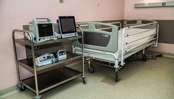 Rīgas 1. slimnīcā ārstēs 50 Covid-19 pacientus