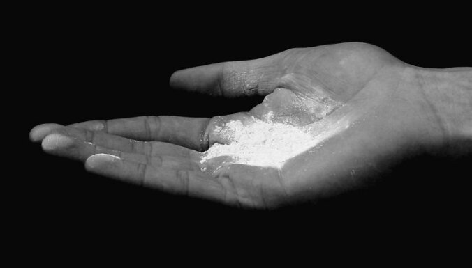 Тринидад и Тобаго: гражданка Латвии попалась на провозе 4 кг кокаина
