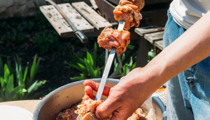 Шашлык-машлык кушать будем: как люди готовят мясо на природе в 10 странах мира