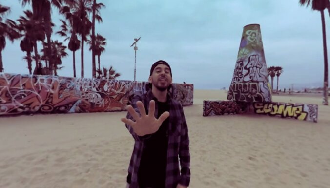 'Linkin Park' vokālists Maiks Šinoda pēc 10 gadu pārtraukuma izlaiž jaunu, 360 grādu 'Fort Minor' mūzikas klipu