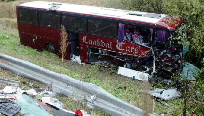 Авария автобуса под Ригой: 21 пострадавший (обновлено)