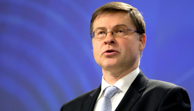 Dombrovskis mudina nekavēt Banku savienības izveidi