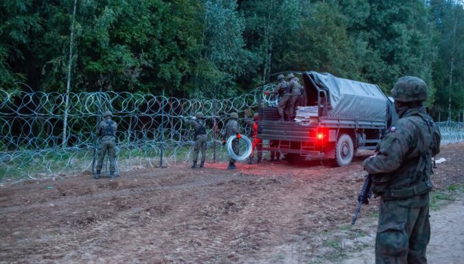 "Они не беженцы": что сейчас происходит на границе Польши и Беларуси
