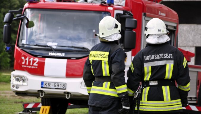 Ugunsdzēsēji saņēmuši sešus izsaukumus par kūlas degšanu