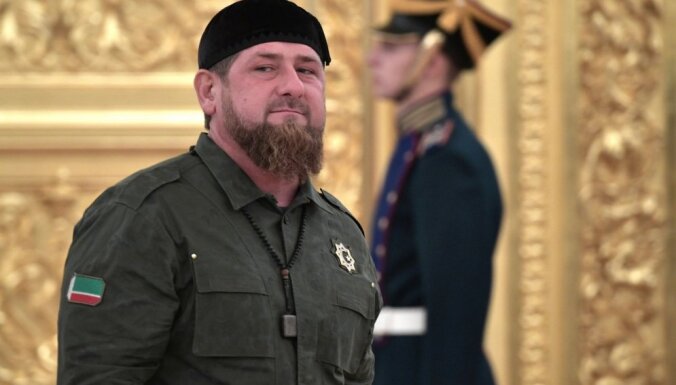 "Лучше одного ударить, чем тысячи похоронить". Кадыров поощрит силовика за избиение нарушителя карантина