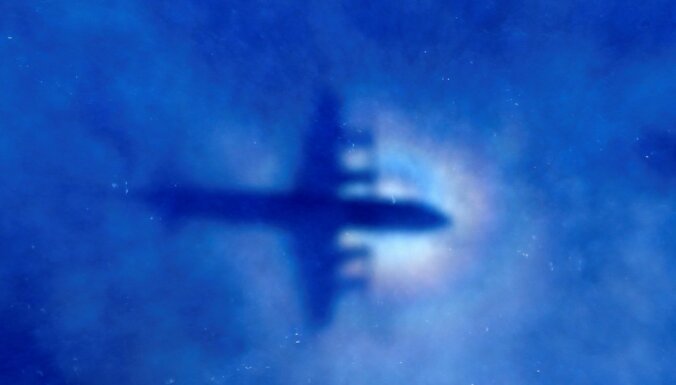 Pārtraukta mistiski pazudušā reisa MH370 meklēšana