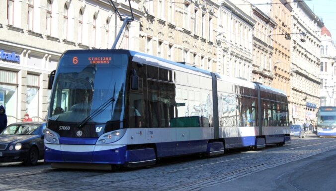 Rīgas satiksme: трудно подсчитать затраты на бесплатный проезд в общественном транспорте