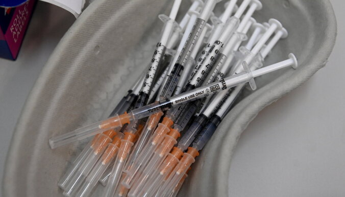 Valdība dod tiesības arī farmaceitiem vakcinēt pret Covid-19