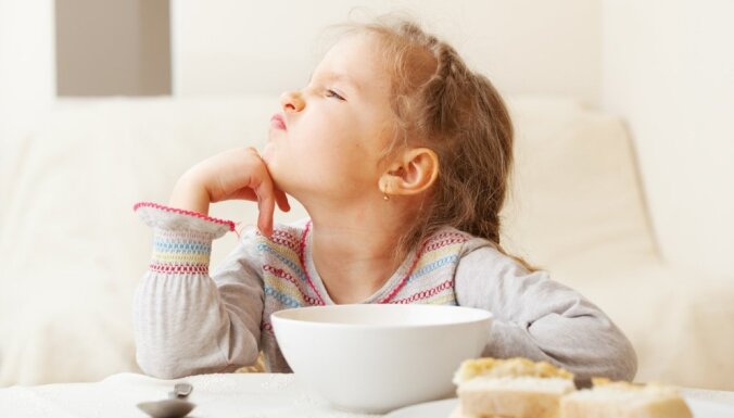 Kāpēc nedrīkst pieļaut bērnam iekrist slazdā, ēdienus iedalot 'sliktajos' un 'labajos'