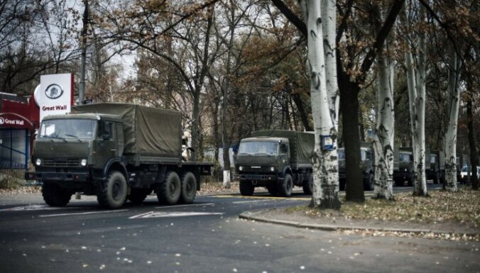На Донбассе замечены военные грузовики без опознавательных знаков