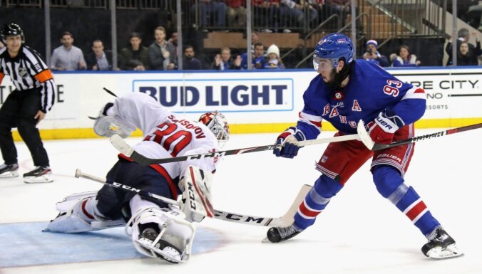 'Rangers' hokejists Zibanejads NHL mačā gūst piecus vārtus