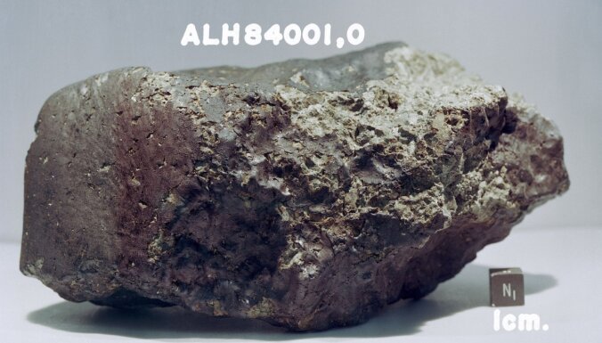 Slavenā meteorīta ALH 84001 organiskās molekulas atkal nonāk 'zem lupas'