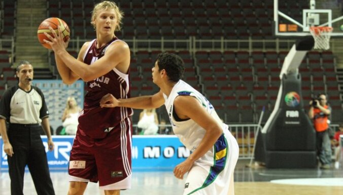 Latvijas U-20 basketbolisti Eiropas čempionāta ceturtdaļfināla mačā piekāpjas Serbijai