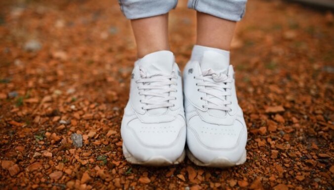 Как отмыть и очистить белые кроссовки в домашних условиях