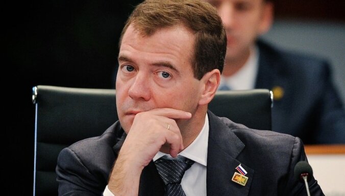 Medvedevs Valsts domē iesniedzis partiju reģistrēšanu atvieglojošu likumprojektu