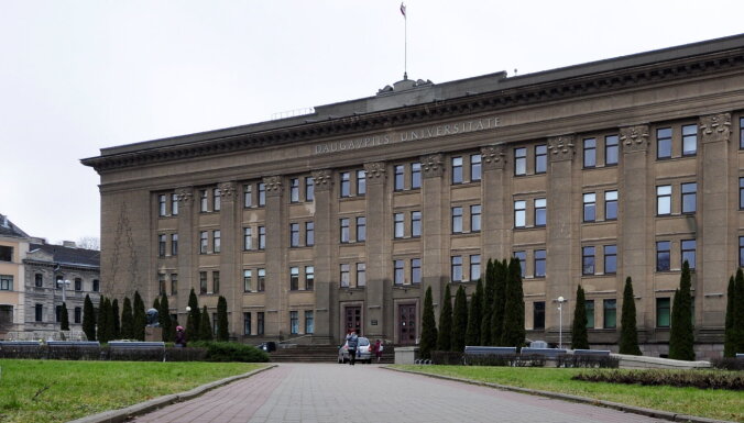 Daugavpils Universitāte uz laiku pāriet uz attālinātām studijām