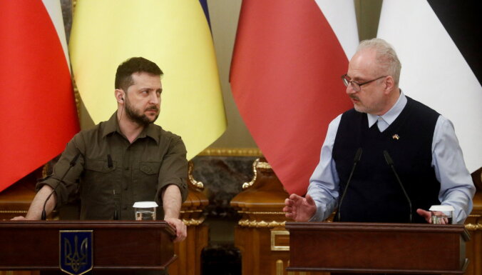 Левитс: Латвия продолжит оказывать военную и гуманитарную помощь Украине