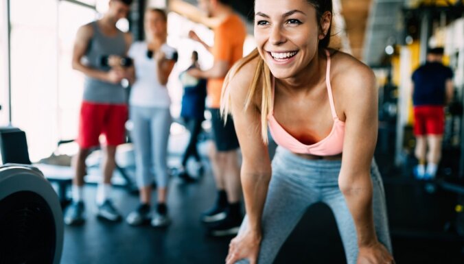Caur virtuvi un sporta zāli: padomi tvirtākām formām un svara samazināšanai