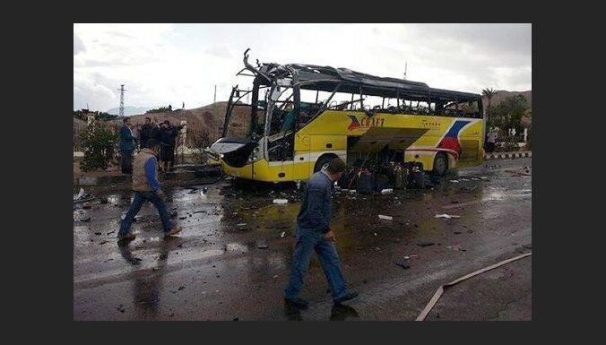 Египет: самоубийца взорвал автобус с туристами