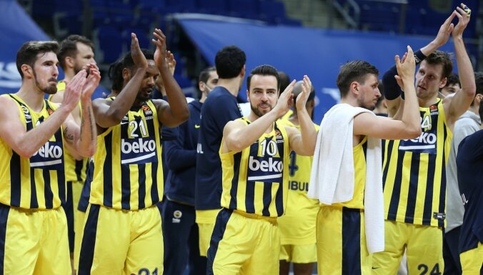 ULEB Eirolīga: 'Fenerbahce' basketbolisti izcīna desmito uzvaru pēc kārtas