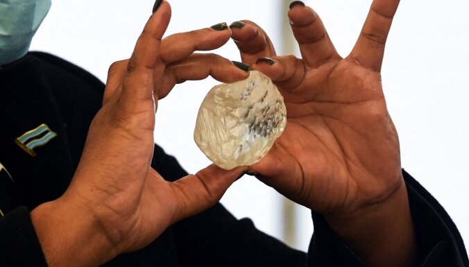 Botsvānā atrasts, iespējams, trešais lielākais dimants vēsturē