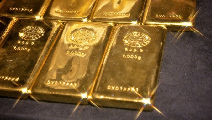 Дакка: в сумке у дипломата из КНДР нашли 27 кг золота