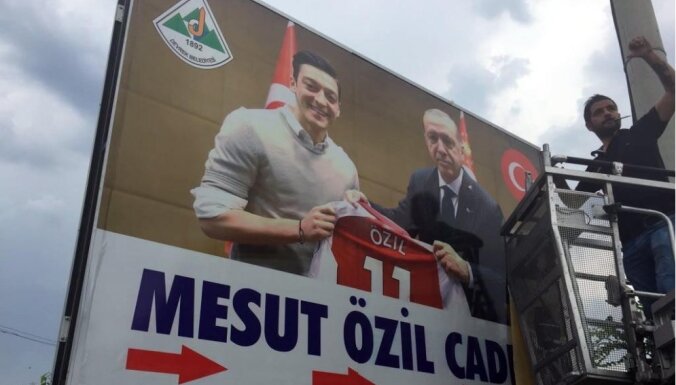 Erdogans atbalsta Ezila lēmumu beigt karjeru Vācijas izlasē