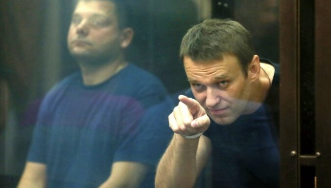Навального посадили под домашний арест на два месяца