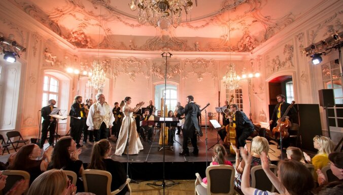 Ar krāšņiem koncertiem Rundāles pilī noslēgsies Senās mūzikas festivāls