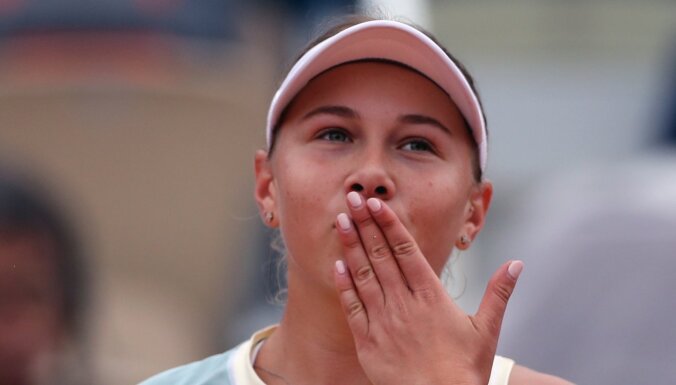Juškas audzēkne Aņisimova 'French Open' pirmajā kārtā uzvar Osaku