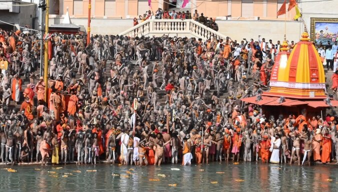 Индия: на праздник Кумбха мела собираются 150 млн паломников. И это в разгар эпидемии ковида