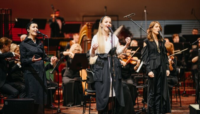 Foto: Valsts svētkos 'Lielajā dzintarā' izskan latviešu akadēmiskās un tautas mūzikas pērles
