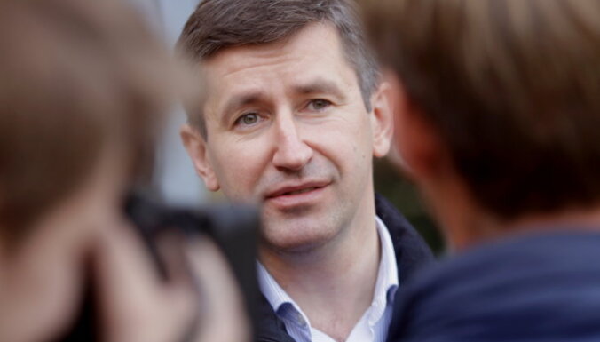 Вячеслав Домбровский рассматривает возможность основать свою партию