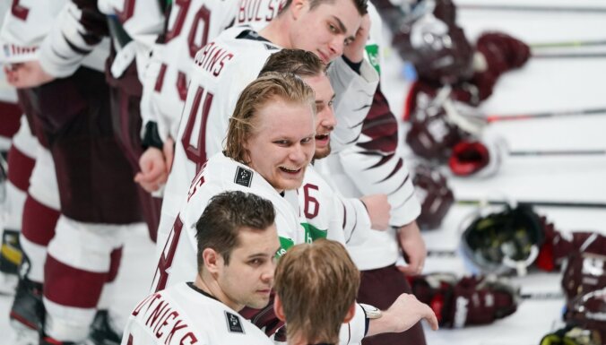 Foto: Latvijas hokeja izlase Pekinā spēlēs jauna dizaina kreklos