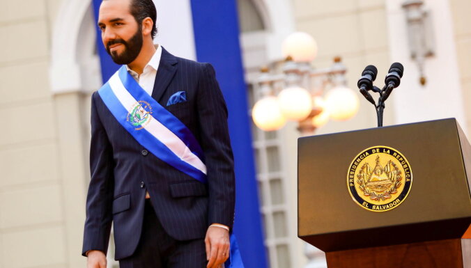 ASV diplomāts pauž bažas par demokrātiju Salvadorā